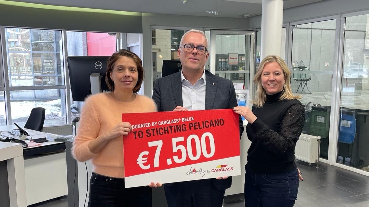 Foto-cheque-overhandiging-2023-2